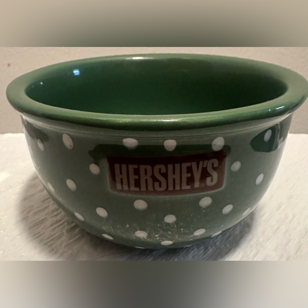 VTG Hershey’s Green Polka Dot Bowl Houston Harvest #31847 Farmhouse EUC